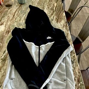 Nike zip up two tone, cool hood